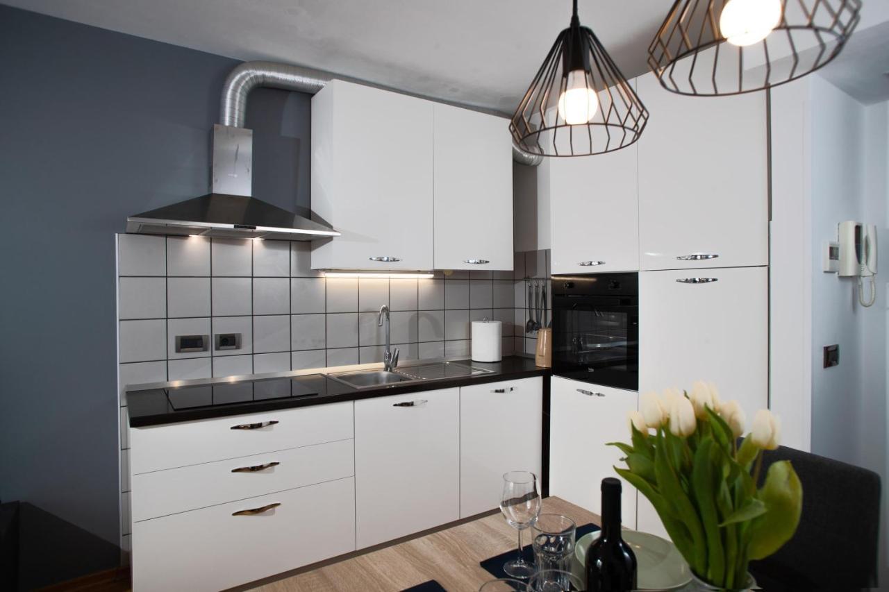 Apartment Moon โรวีน ภายนอก รูปภาพ
