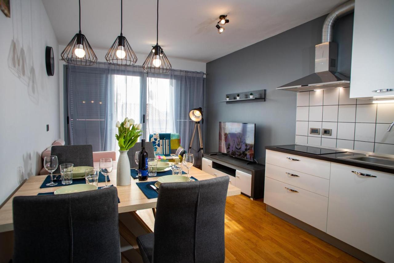 Apartment Moon โรวีน ภายนอก รูปภาพ