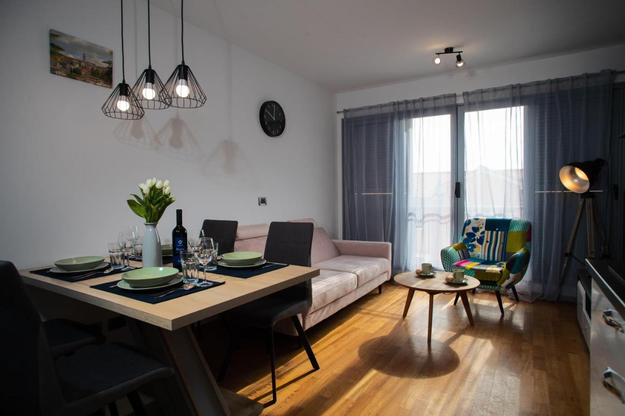 Apartment Moon โรวีน ภายนอก รูปภาพ