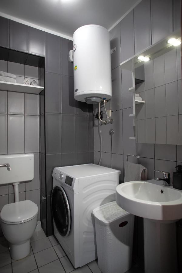 Apartment Moon โรวีน ภายนอก รูปภาพ