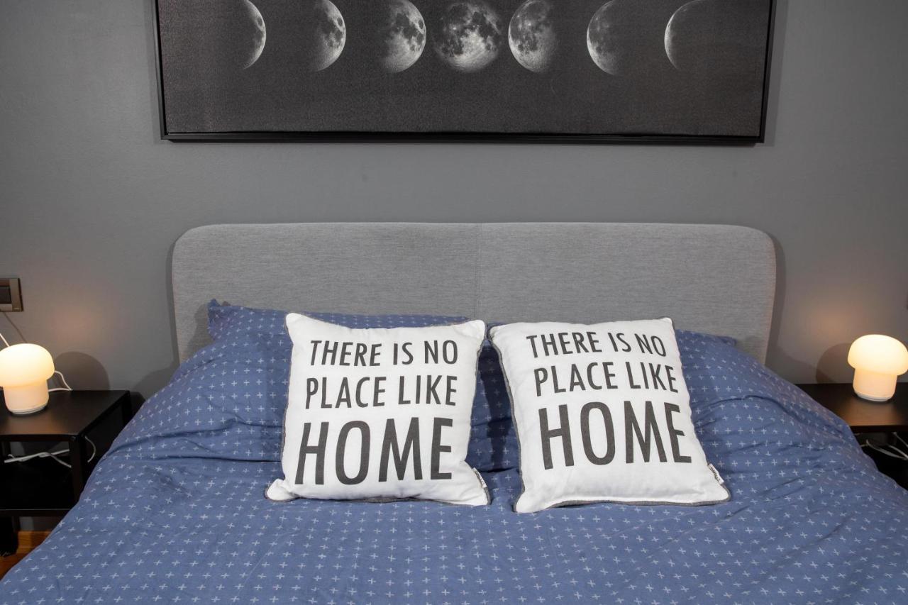 Apartment Moon โรวีน ภายนอก รูปภาพ