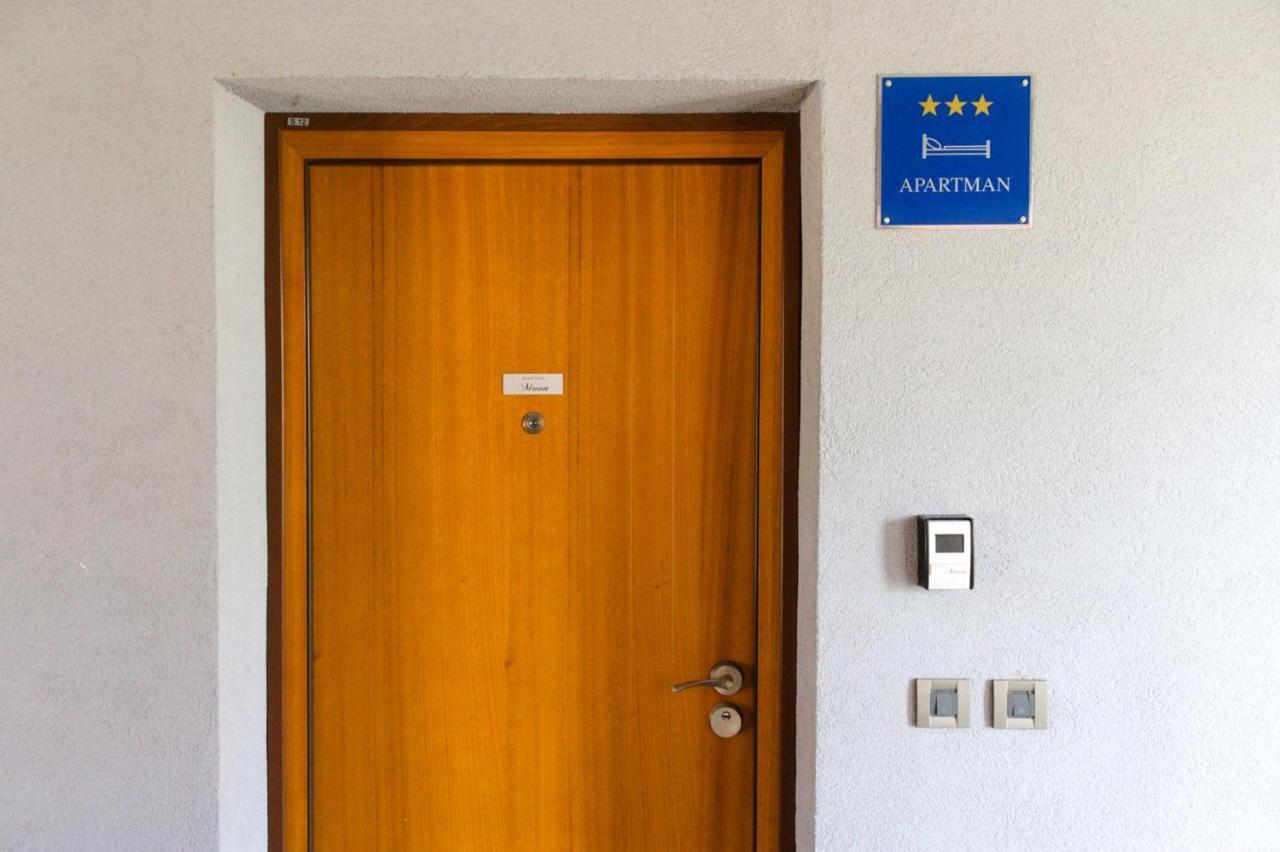 Apartment Moon โรวีน ภายนอก รูปภาพ
